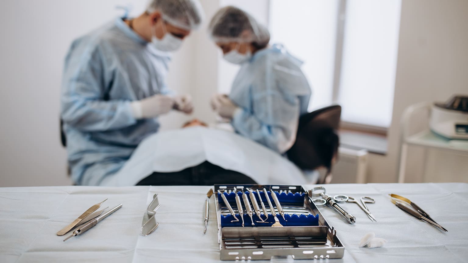 美容外科と形成外科の違い【医師執筆】