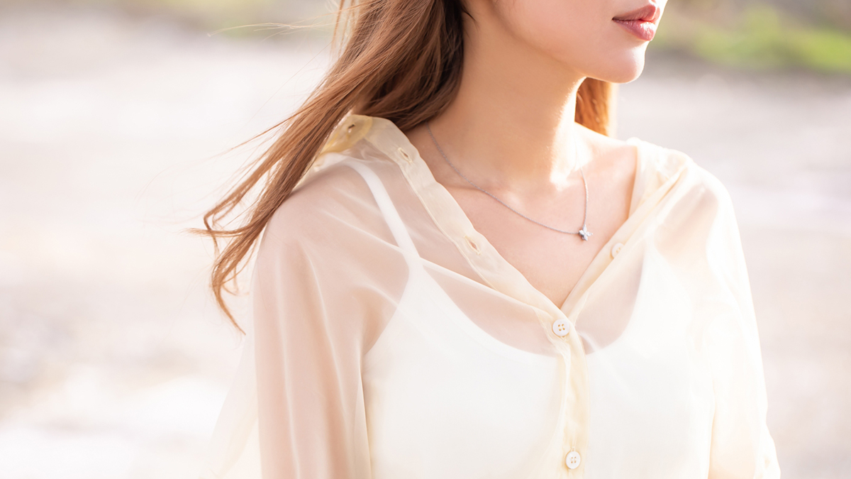 デコルテ痩せが気になるのは○○が原因?