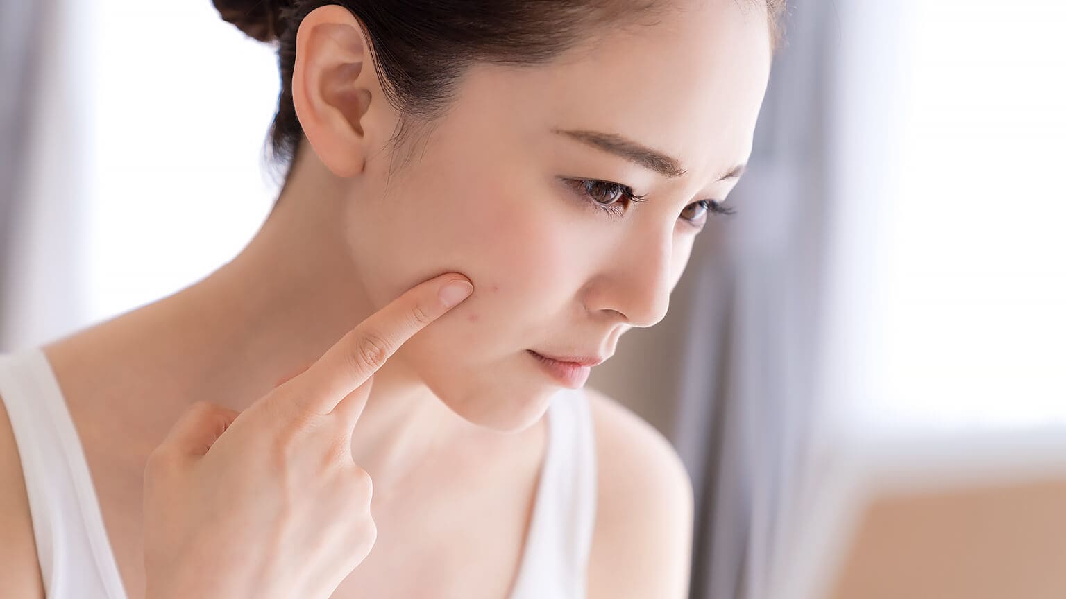 【医師監修】クールタッチレーザーはニキビやシワに効く?副作用・デメリットはあるの?