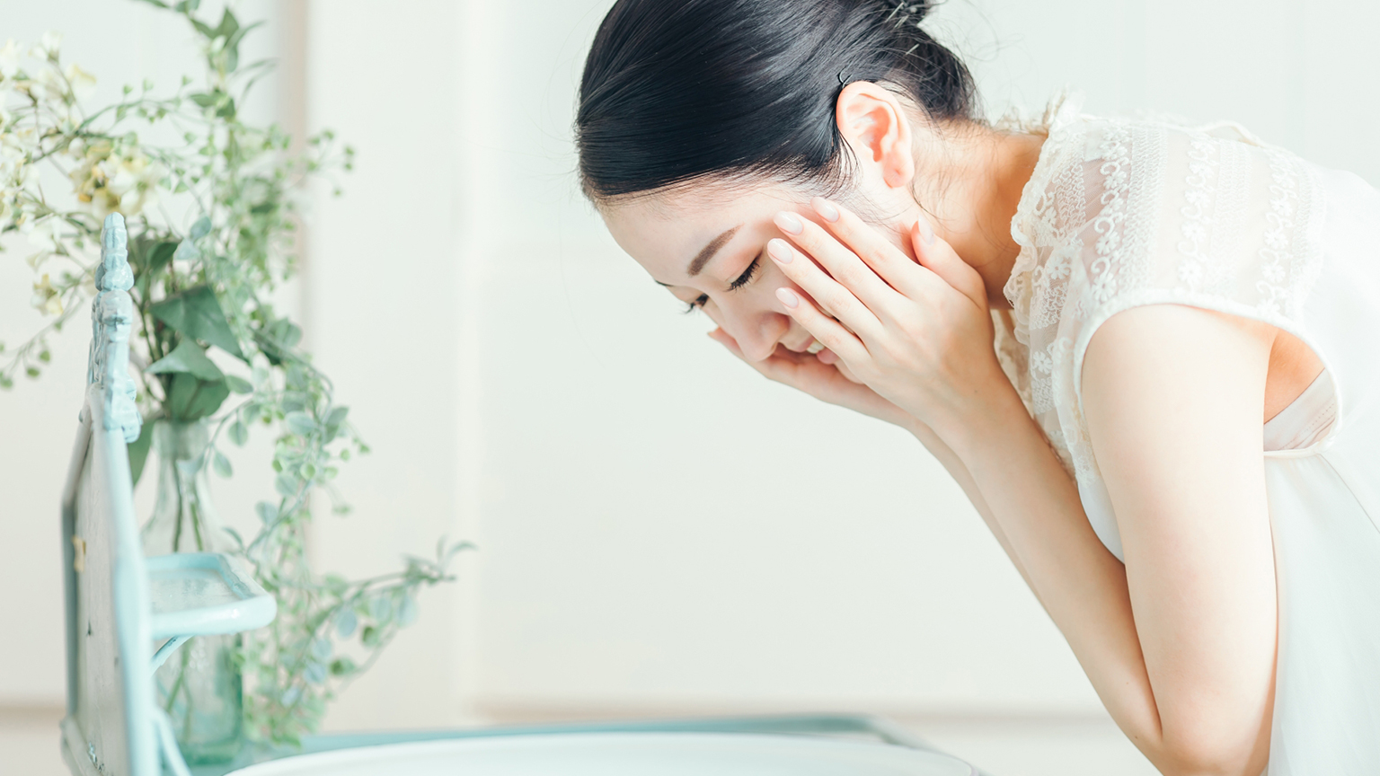 【2023年医師監修】正しい洗顔のやり方とは?手順や注意点を解説