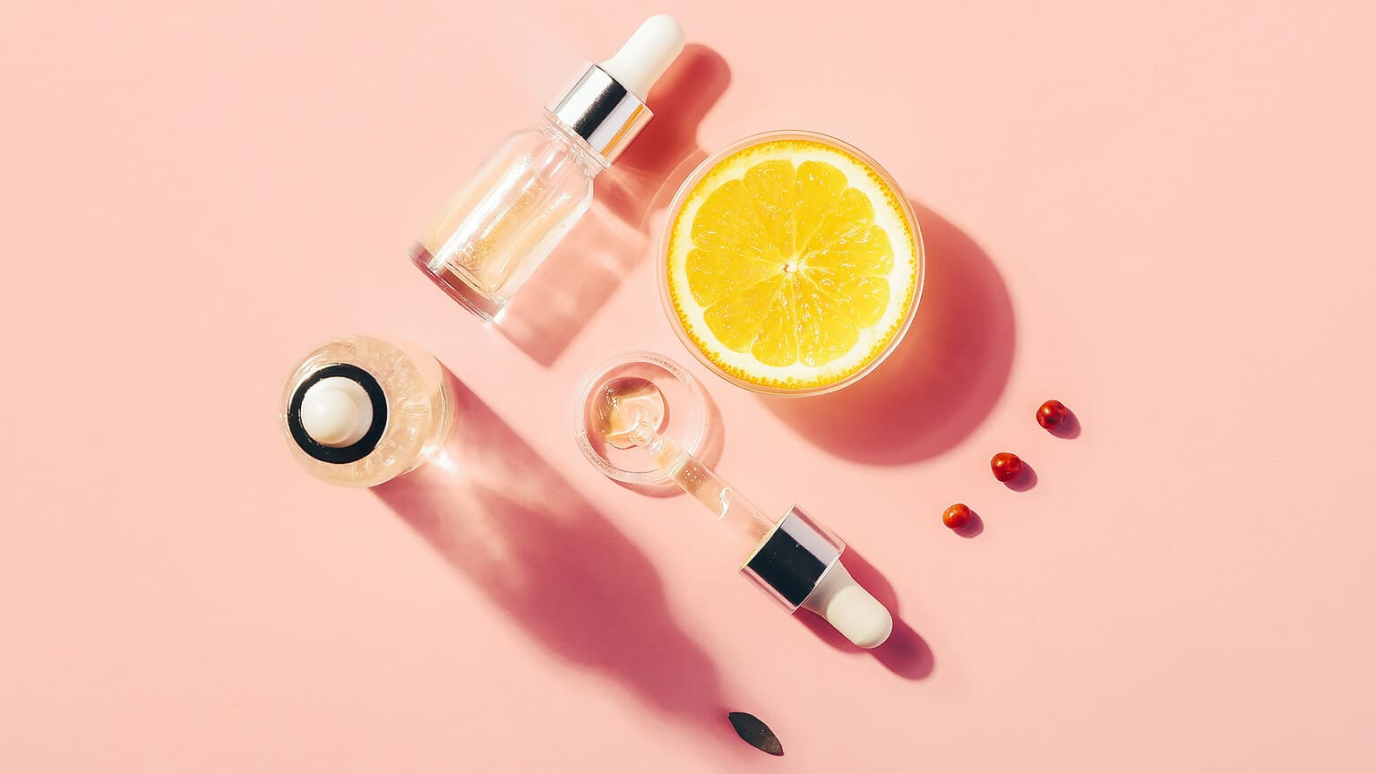 【2023年医師監修】レチノールの効果とは?安易に使ってはいけない理由を解説